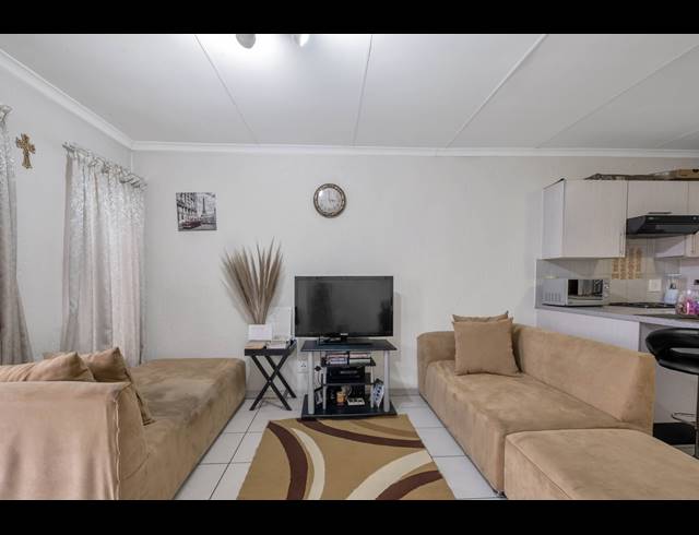 1 BEDROOM APARTMENT FOR SALE IN FERNDALE